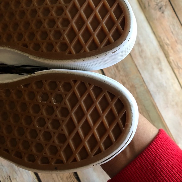 Kids Vans Peanuts Collection Classic Slip Ons - Picture 4 of 8